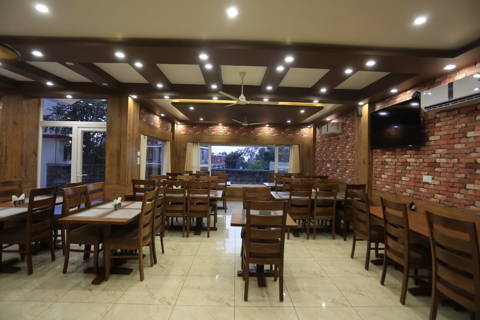 Hotel Buddha House Himalayan Brothers img