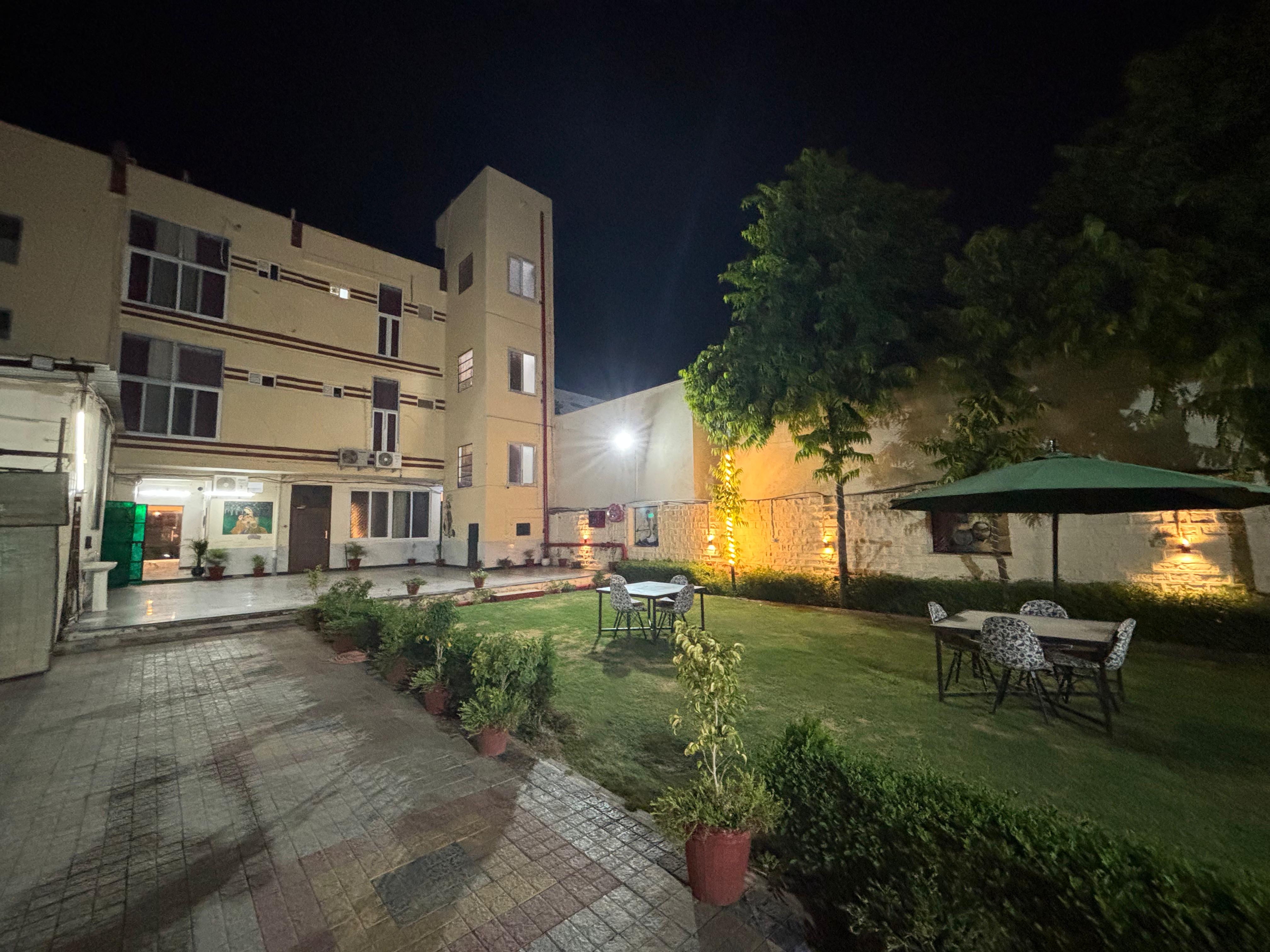 Jai Hari Vilas image