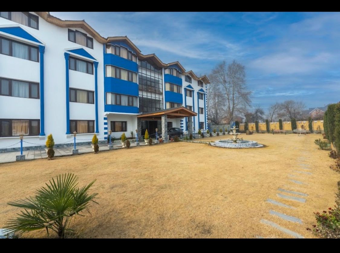 Kashmir Holiday Resort img