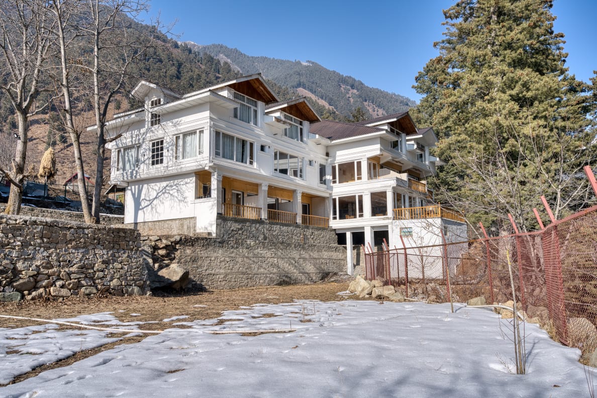 Xenious White House Eco Recort Naranag Sonmarg img